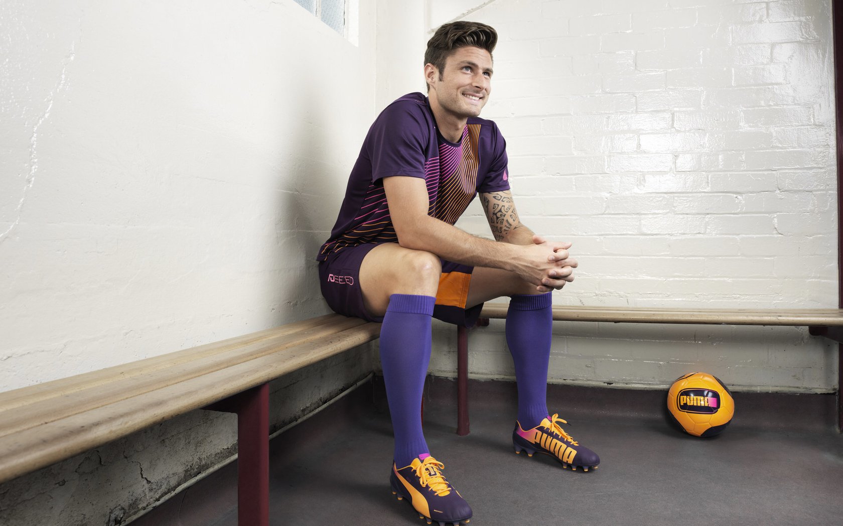 五大联赛是否更注重通过中路断球发起反击,五大联赛再次停摆