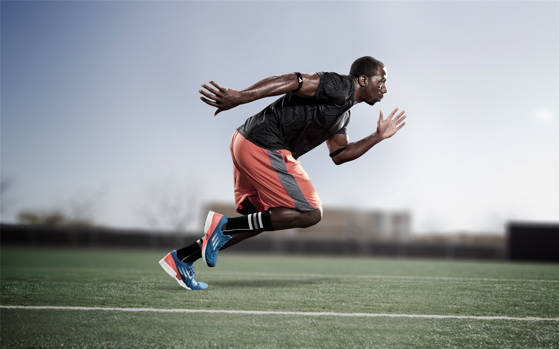 米兰双雄鏖战，争夺意甲冠军